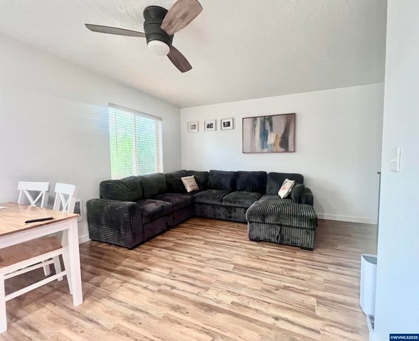 108 Enos St, Amity, OR 97101