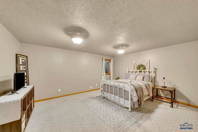 7759 COLUMBINE CT, Rapid City, SD 57719