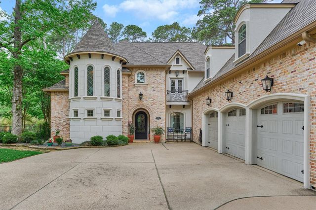106 Fairwater Drive, Montgomery, TX 77356