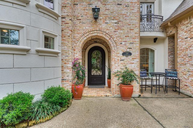 106 Fairwater Drive, Montgomery, TX 77356