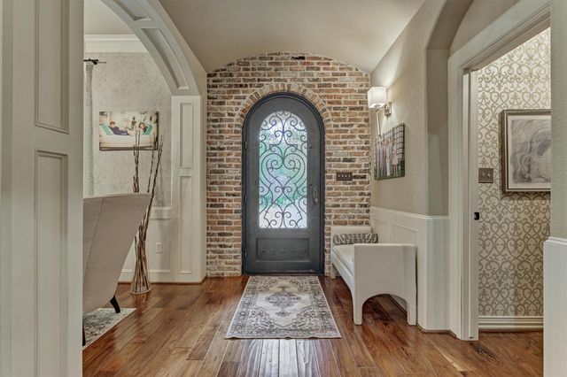 106 Fairwater Drive, Montgomery, TX 77356