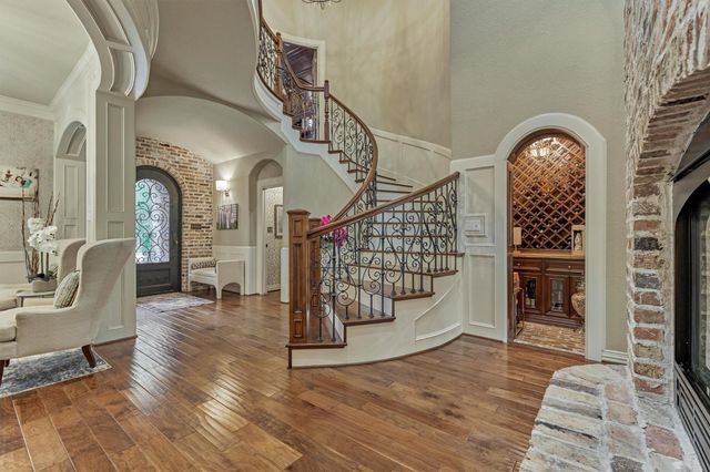106 Fairwater Drive, Montgomery, TX 77356