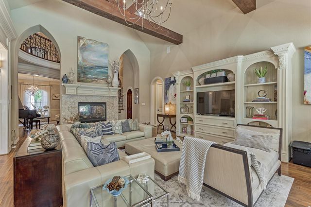 106 Fairwater Drive, Montgomery, TX 77356