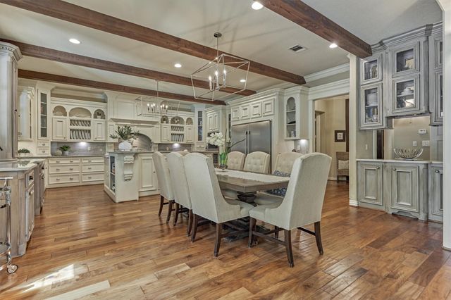 106 Fairwater Drive, Montgomery, TX 77356