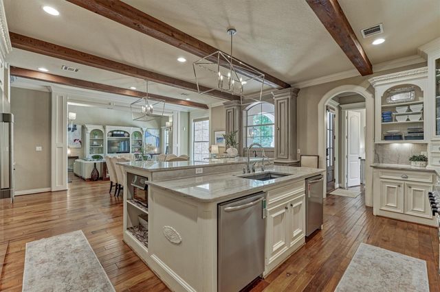 106 Fairwater Drive, Montgomery, TX 77356