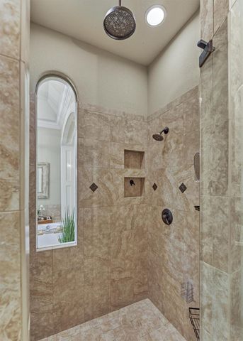 106 Fairwater Drive, Montgomery, TX 77356