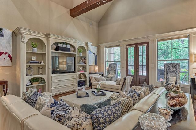 106 Fairwater Drive, Montgomery, TX 77356