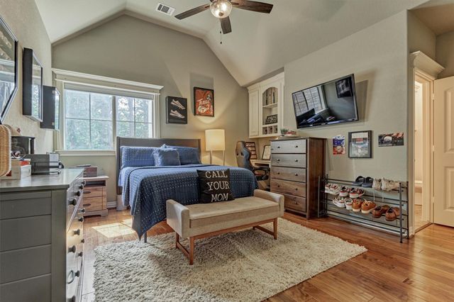 106 Fairwater Drive, Montgomery, TX 77356