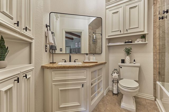 106 Fairwater Drive, Montgomery, TX 77356
