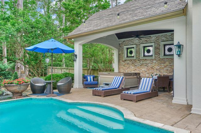 106 Fairwater Drive, Montgomery, TX 77356