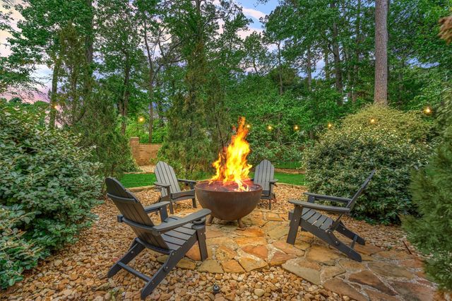 106 Fairwater Drive, Montgomery, TX 77356