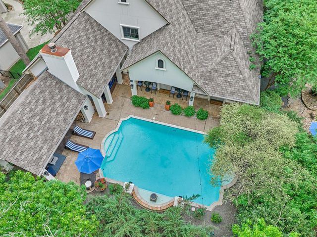 106 Fairwater Drive, Montgomery, TX 77356