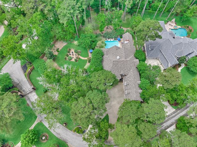106 Fairwater Drive, Montgomery, TX 77356