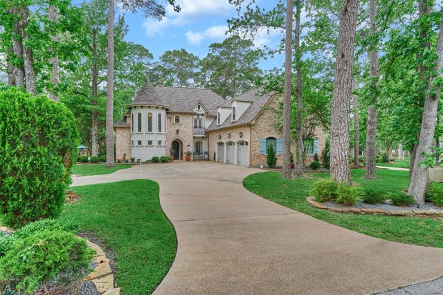 106 Fairwater Drive, Montgomery, TX 77356