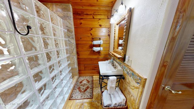 520 Whiteside Gap Road, Robbinsville, NC 28771