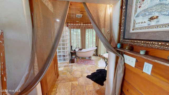 520 Whiteside Gap Road, Robbinsville, NC 28771