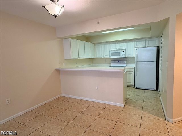 4121 Residence DR 305, Fort Myers, FL 33901