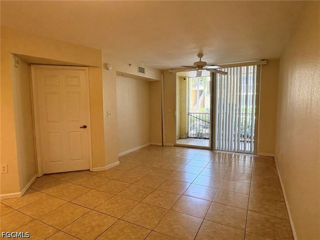 4121 Residence DR 305, Fort Myers, FL 33901
