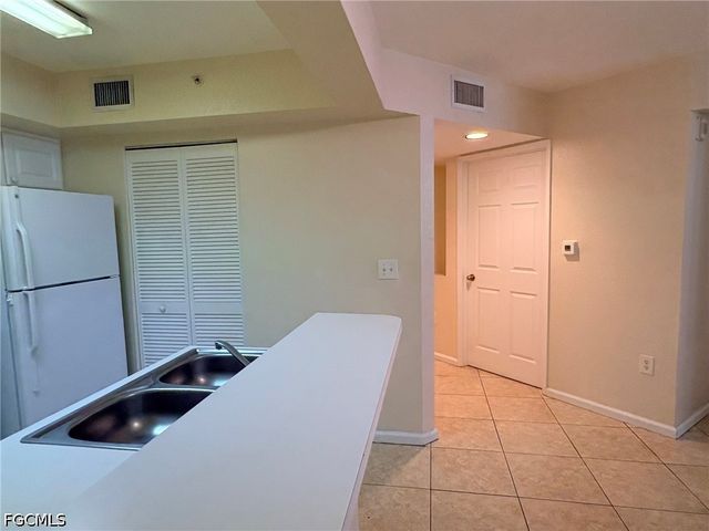4121 Residence DR 305, Fort Myers, FL 33901
