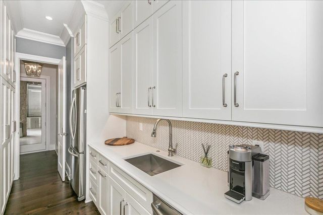 10611 E Forestgate, Wichita, KS 67206