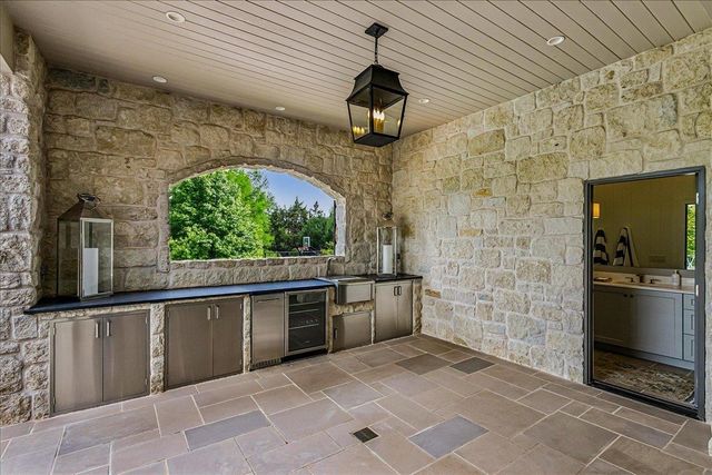 10611 E Forestgate, Wichita, KS 67206