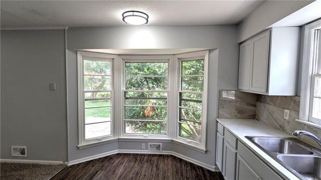8919 Stark Avenue, Kansas City, MO 64138