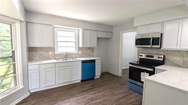 8919 Stark Avenue, Kansas City, MO 64138