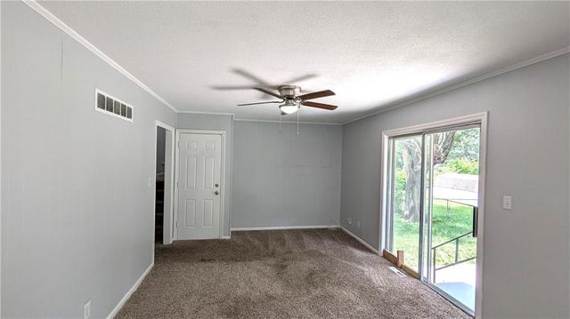 8919 Stark Avenue, Kansas City, MO 64138