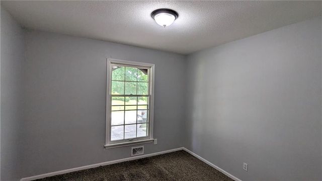 8919 Stark Avenue, Kansas City, MO 64138