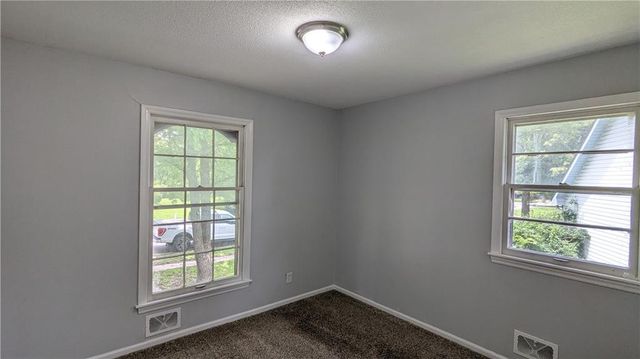 8919 Stark Avenue, Kansas City, MO 64138