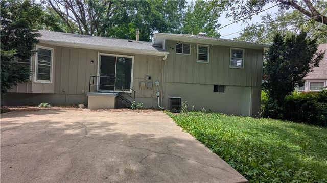 8919 Stark Avenue, Kansas City, MO 64138