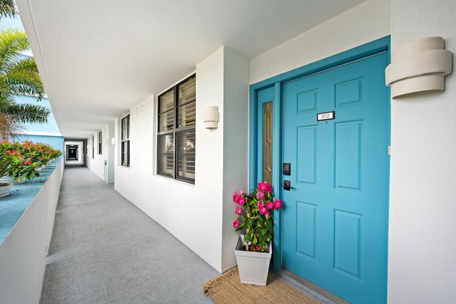 900 Ocean Drive 202, Juno Beach, FL 33408