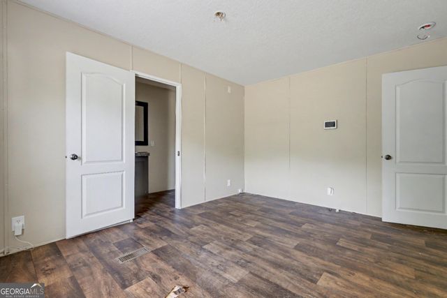 527 A South Steel Bridge Road, Eatonton, GA 31024