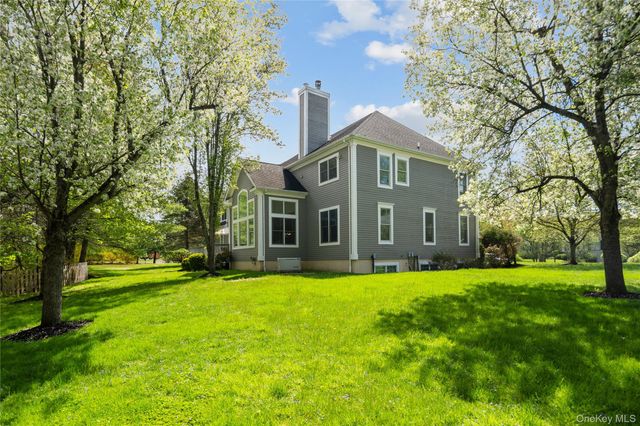 11 Hollow Tree Road, Briarcliff Manor, NY 10510
