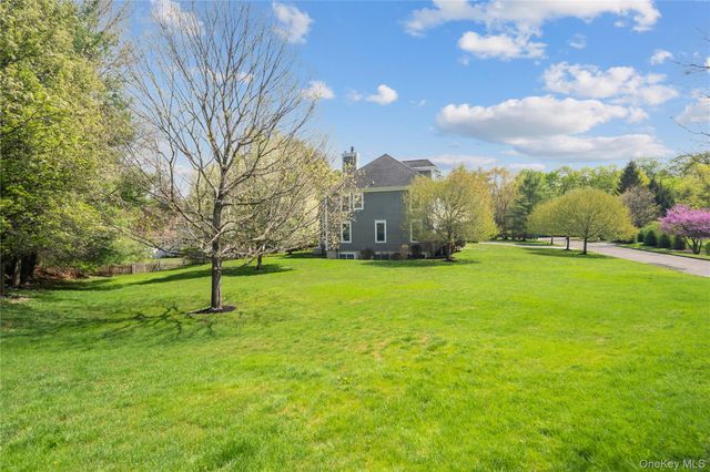 11 Hollow Tree Road, Briarcliff Manor, NY 10510