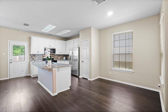 15 Blue Creek Place, The Woodlands, TX 77382