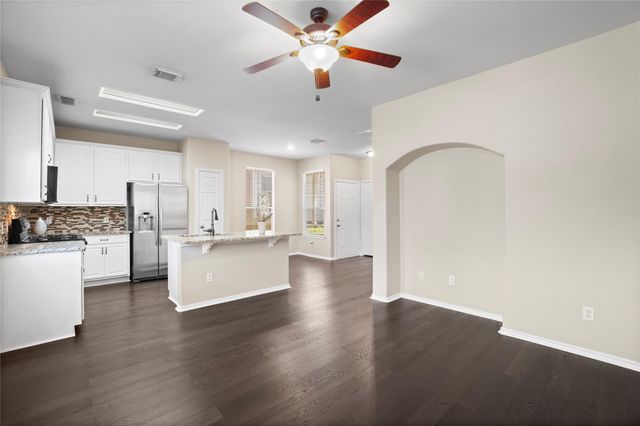 15 Blue Creek Place, The Woodlands, TX 77382