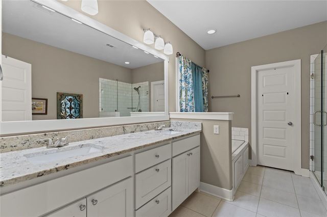 4846 W Townbridge Drive, Fayetteville, AR 72704