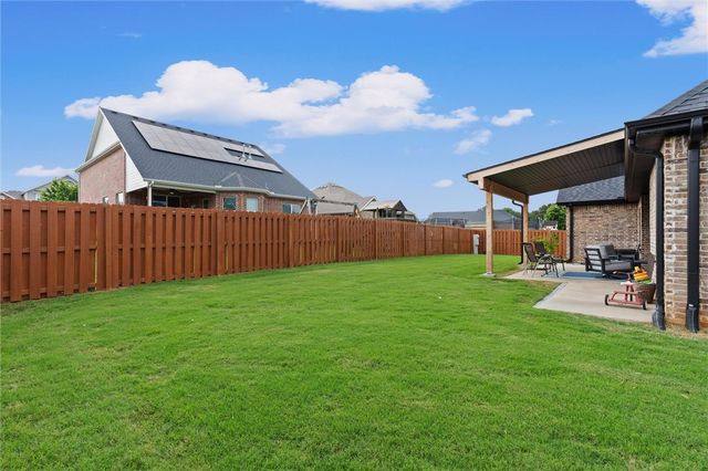 4846 W Townbridge Drive, Fayetteville, AR 72704