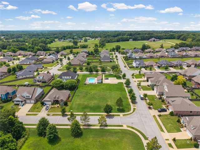4846 W Townbridge Drive, Fayetteville, AR 72704