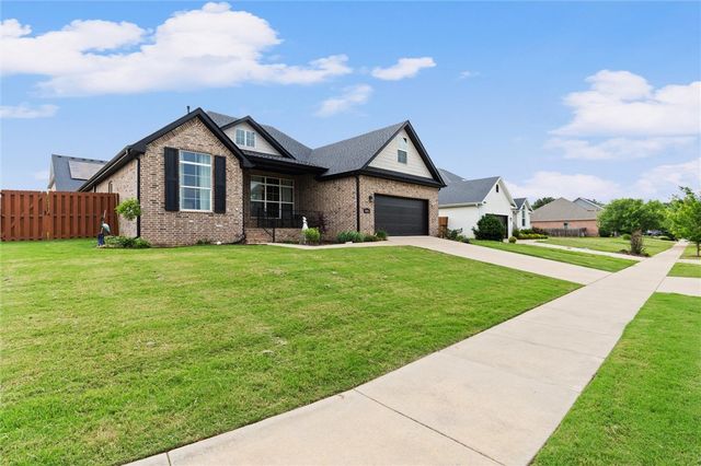 4846 W Townbridge Drive, Fayetteville, AR 72704