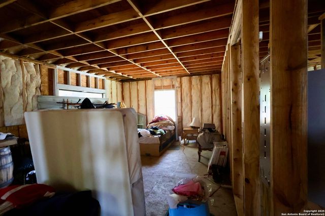 466 County Road 2471, Hondo, TX 78861
