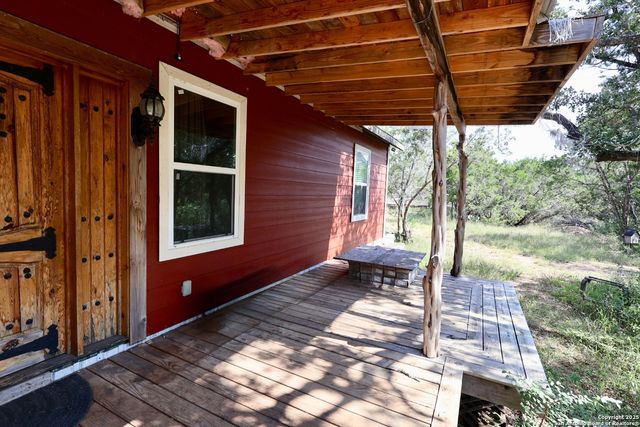 466 County Road 2471, Hondo, TX 78861