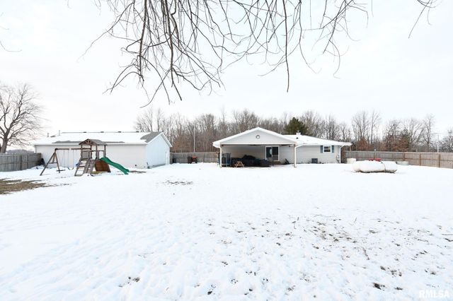 1424 W SUNSET Drive, Taylorville, IL 62568