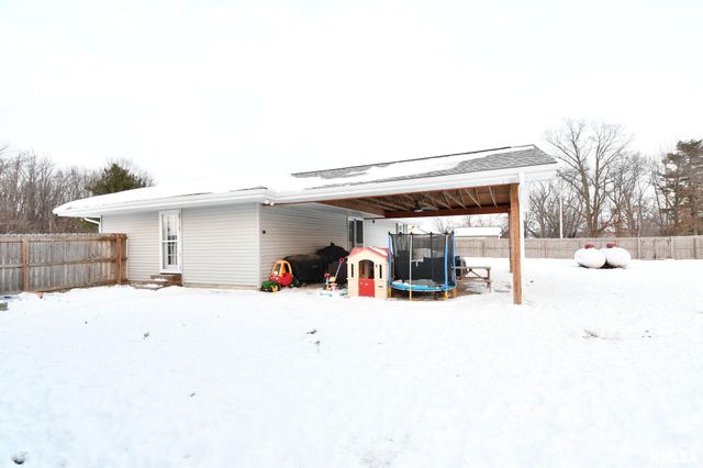 1424 W SUNSET Drive, Taylorville, IL 62568