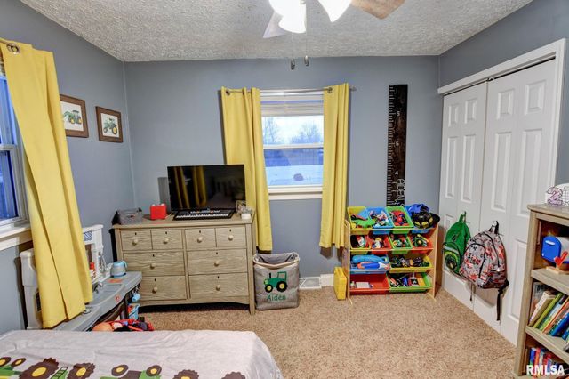 1424 W SUNSET Drive, Taylorville, IL 62568