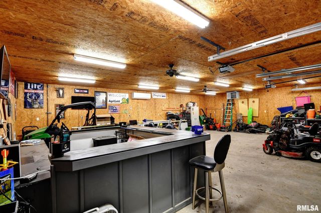 1424 W SUNSET Drive, Taylorville, IL 62568