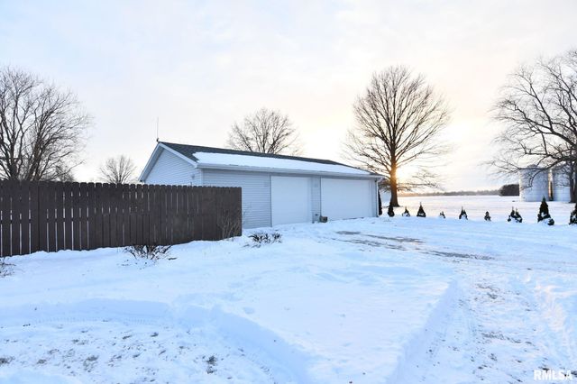 1424 W SUNSET Drive, Taylorville, IL 62568