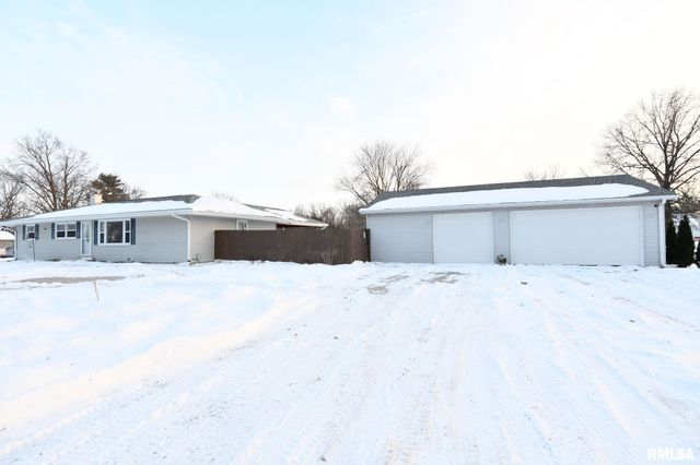 1424 W SUNSET Drive, Taylorville, IL 62568