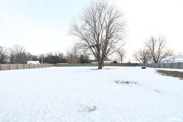 1424 W SUNSET Drive, Taylorville, IL 62568